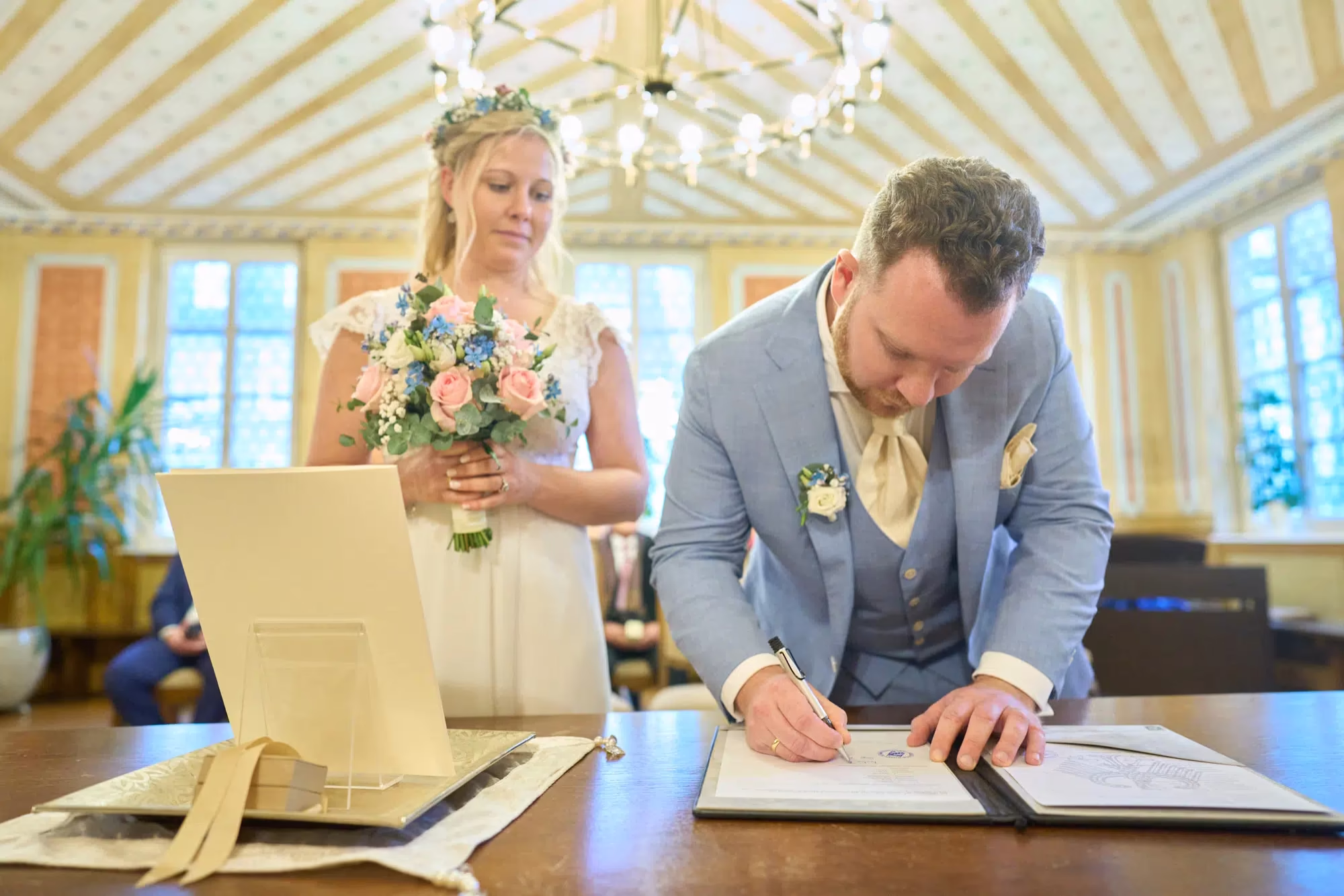 Emotionale Hochzeitsmomente festgehalten vom Hochzeitsfotograf Fürstenfeldbruck - Tränen der Freude