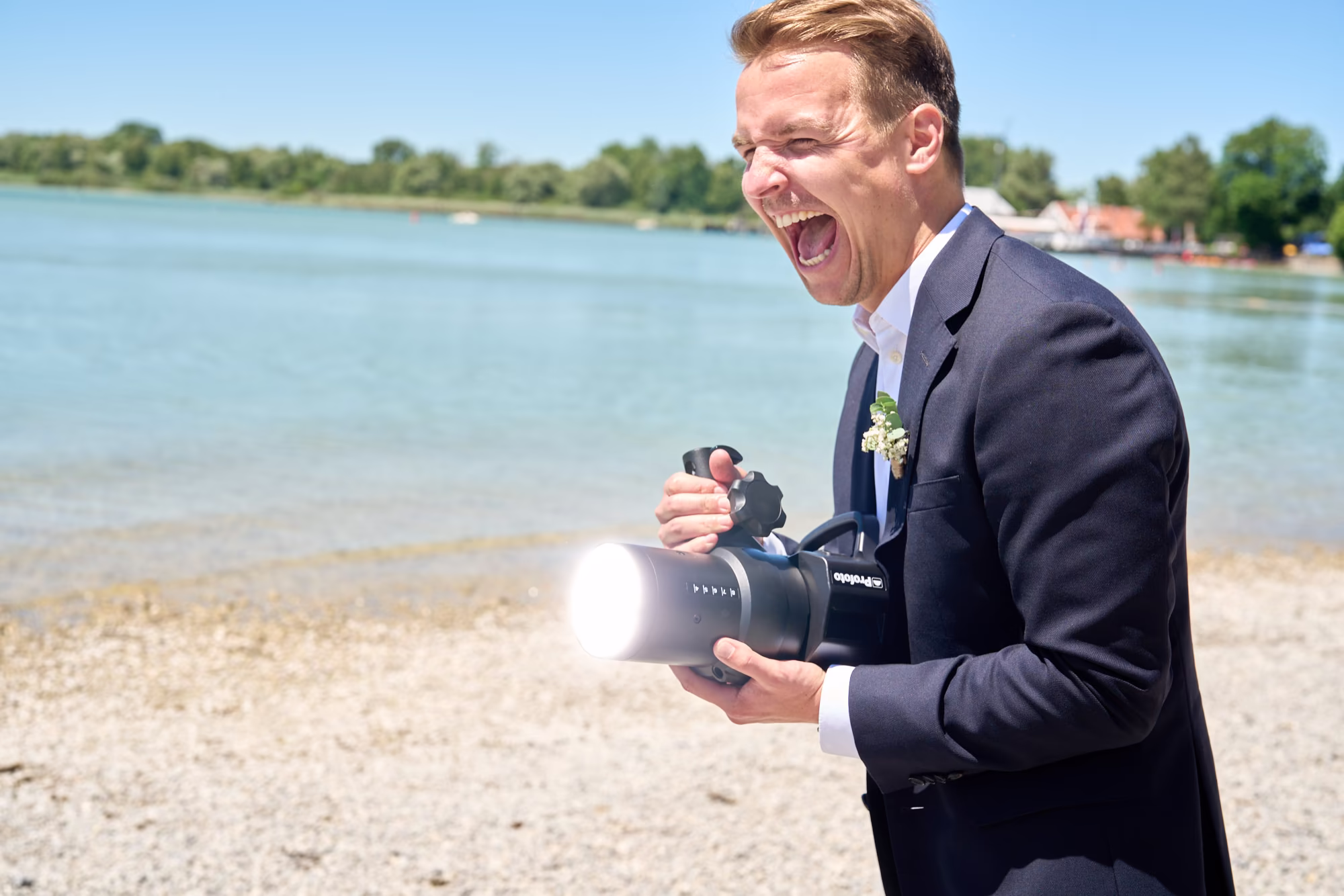 Momentos íntimos entre los novios - Boda en Gilching